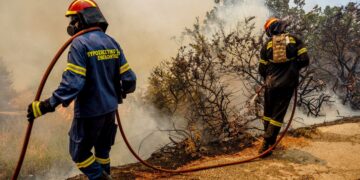 Πυρκαγιά στη Λέσβο, στην περιοχή Ρογκάδα των Βατερών . Σάββατο 23 Ιουλίου 2022  (ΠΑΝΑΓΙΩΤΗΣ ΜΠΑΛΑΣΚΑΣ/EUROKINISSI)
